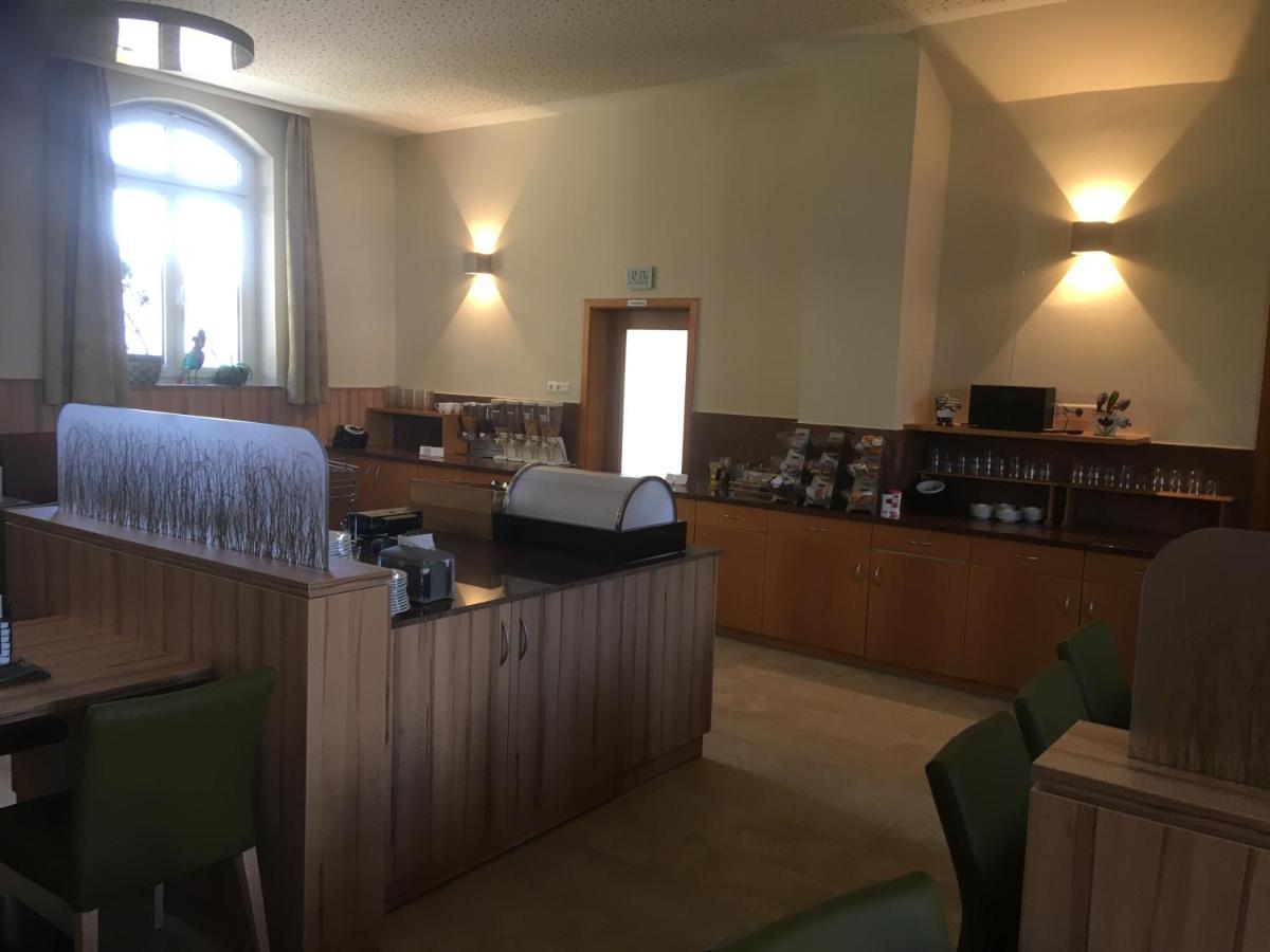 Hotel Goldener Loewe Gunzburg Bagian luar foto