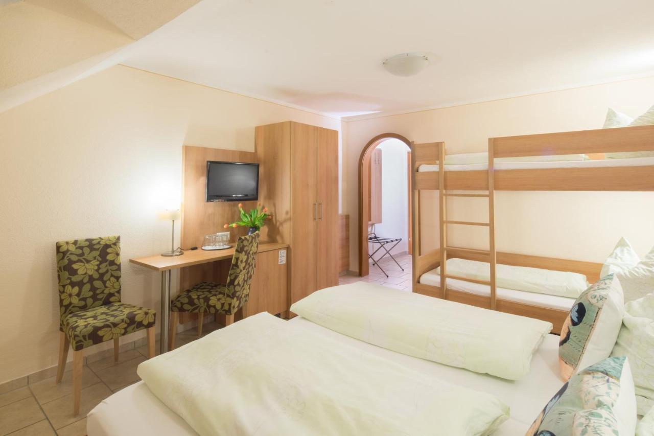 Hotel Goldener Loewe Gunzburg Bagian luar foto