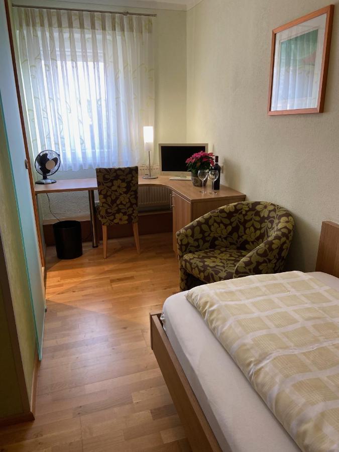 Hotel Goldener Loewe Gunzburg Bagian luar foto
