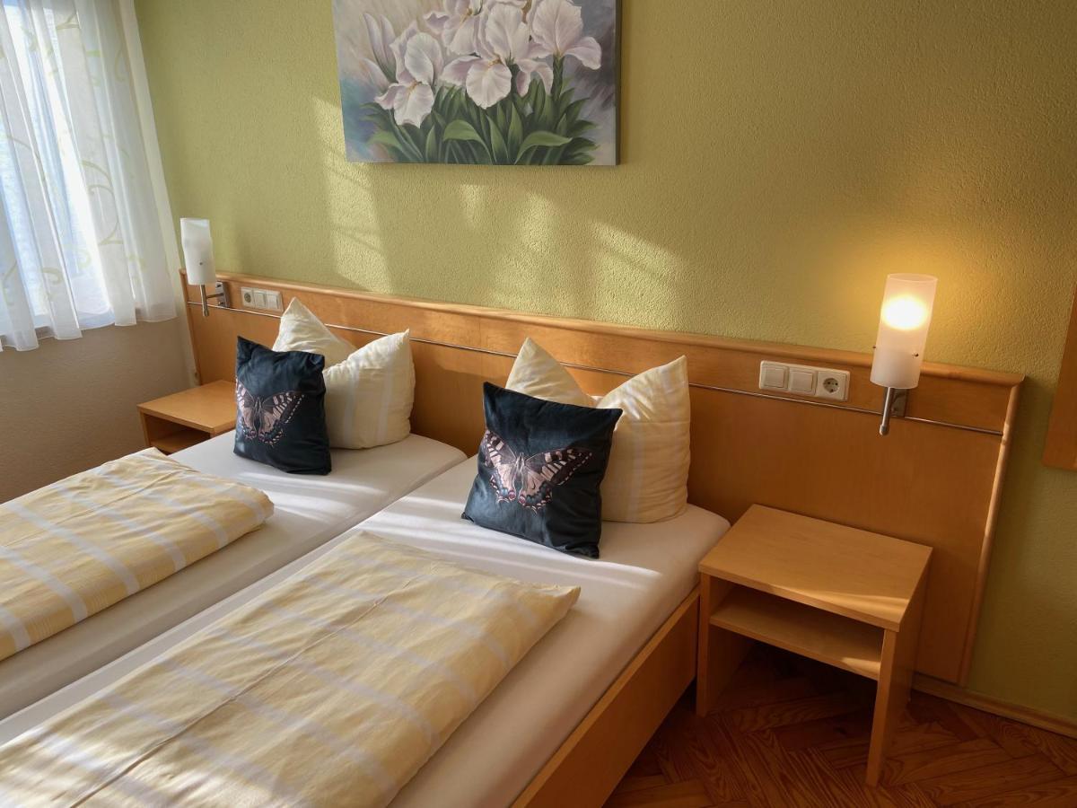 Hotel Goldener Loewe Gunzburg Bagian luar foto