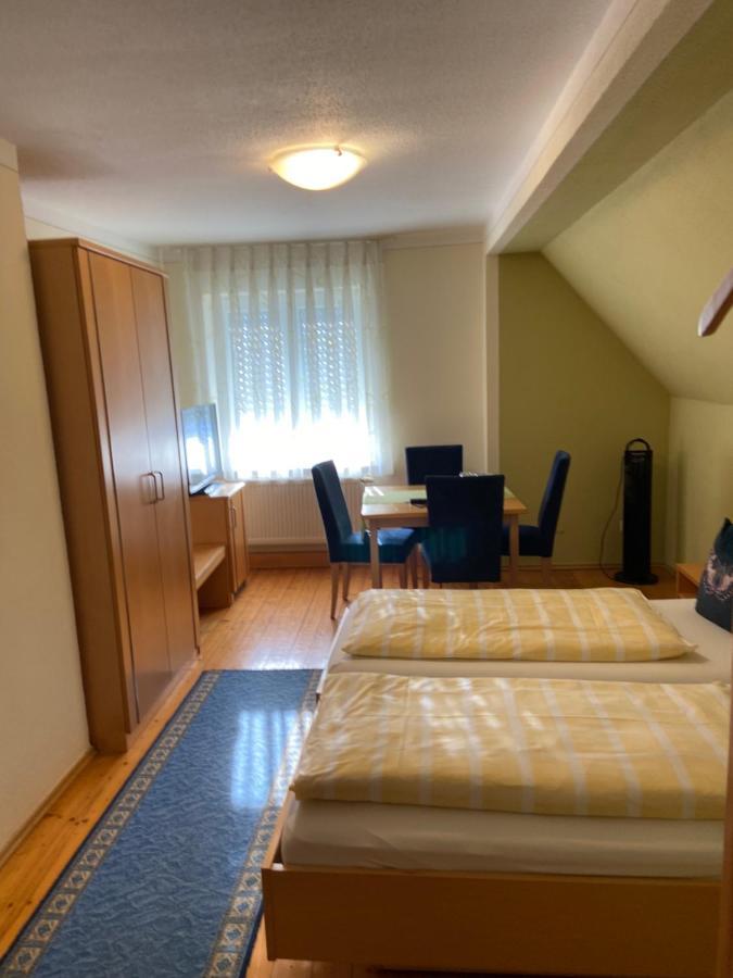 Hotel Goldener Loewe Gunzburg Bagian luar foto