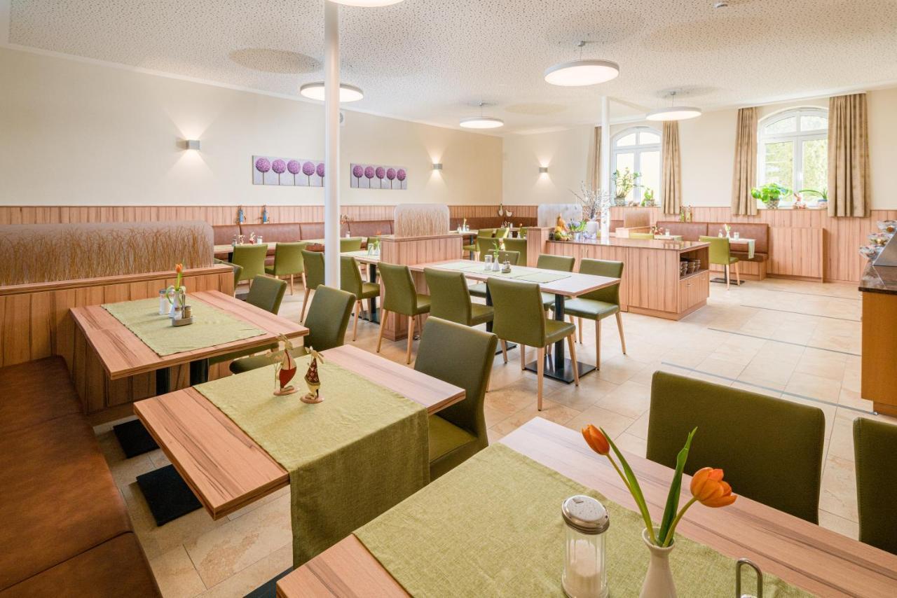 Hotel Goldener Loewe Gunzburg Bagian luar foto