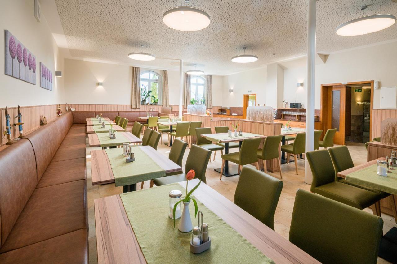Hotel Goldener Loewe Gunzburg Bagian luar foto