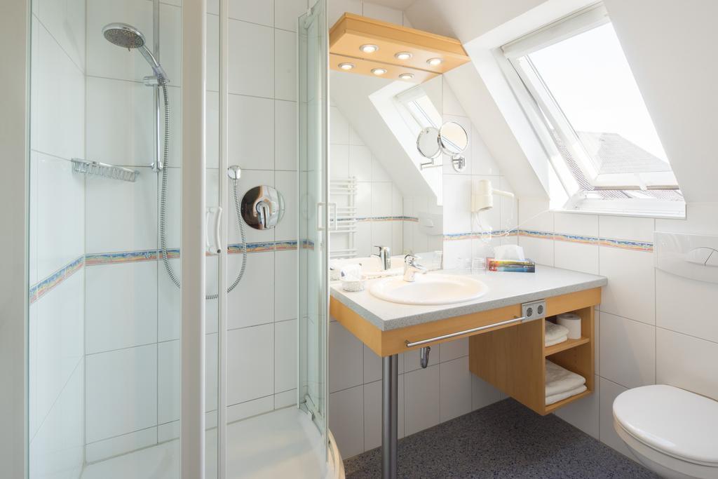 Hotel Goldener Loewe Gunzburg Bagian luar foto